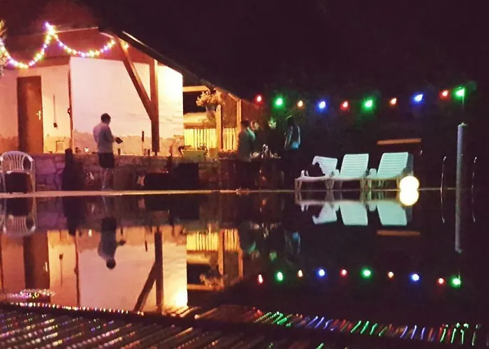 Mandel פארק נופש פלוזנק